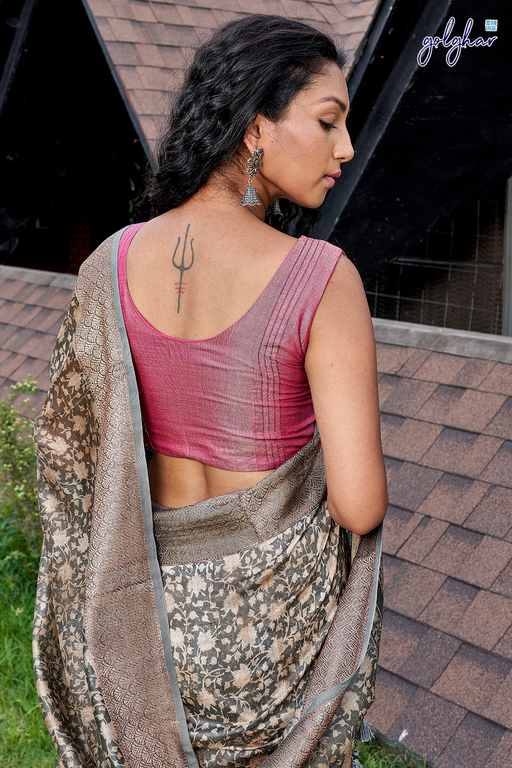 Dusty Blizzard (Saree)