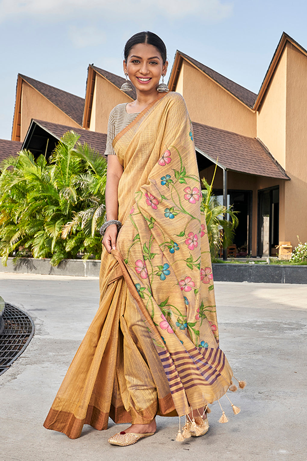 Provocative Wood (Saree)