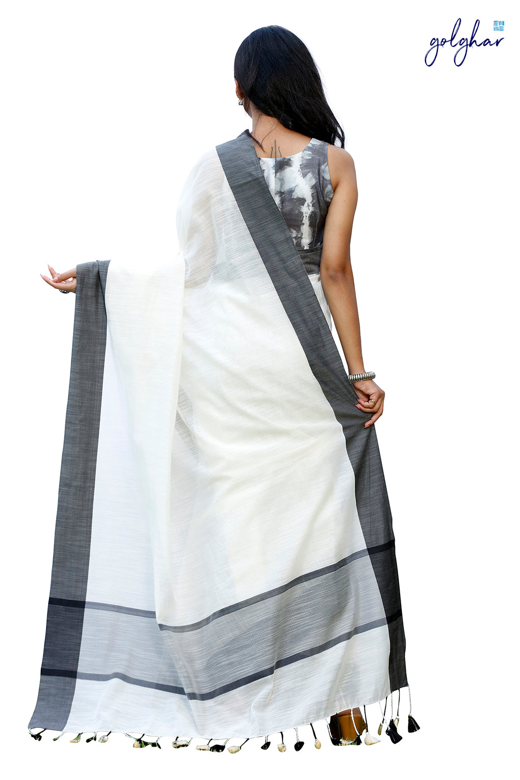 Ebony Euphony (Saree)