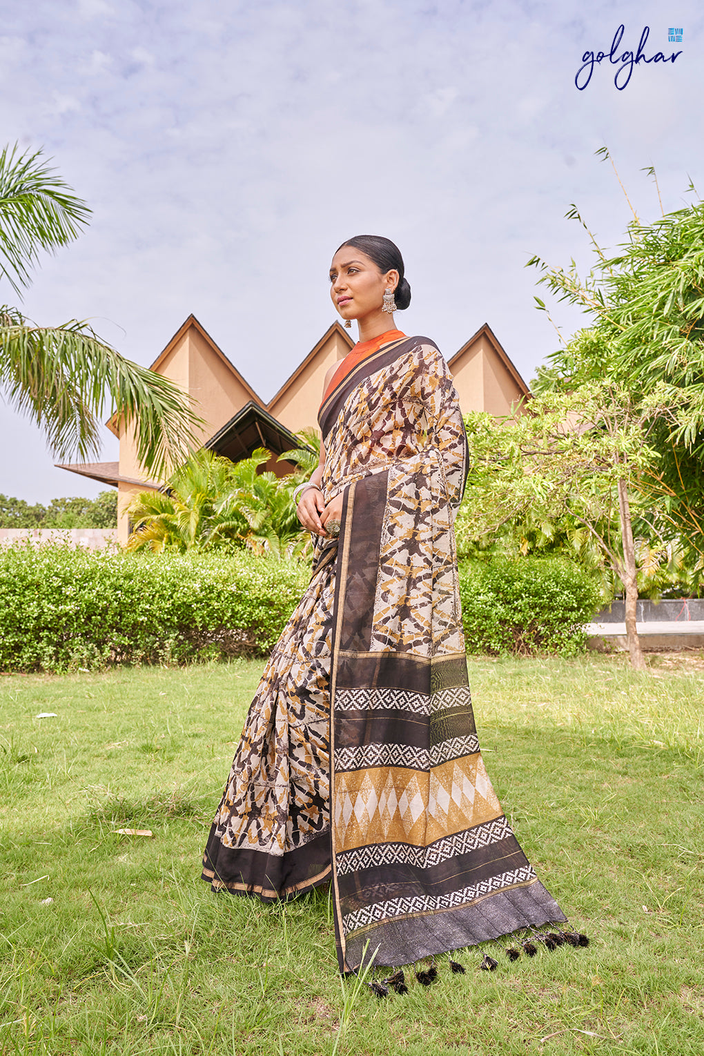 Crazy Cuckoo (Saree)