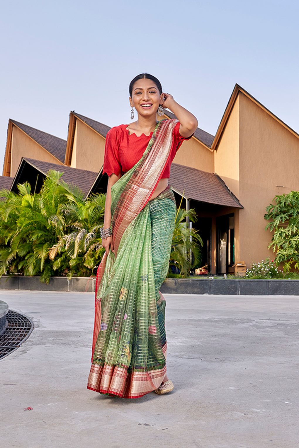 Lush Happy (Saree)