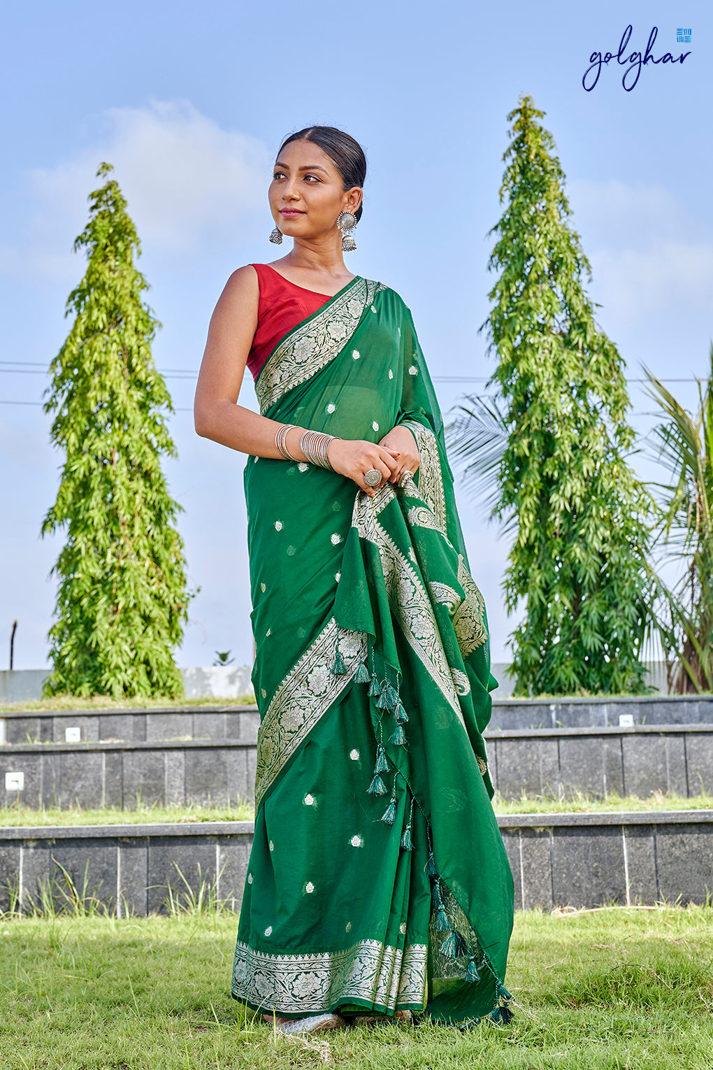 Extragalactic (Saree)