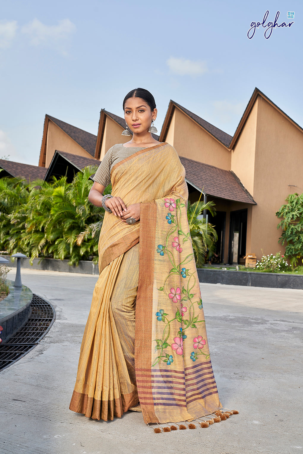 Provocative Wood (Saree)