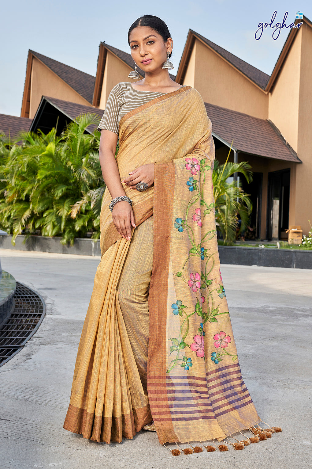 Provocative Wood (Saree)