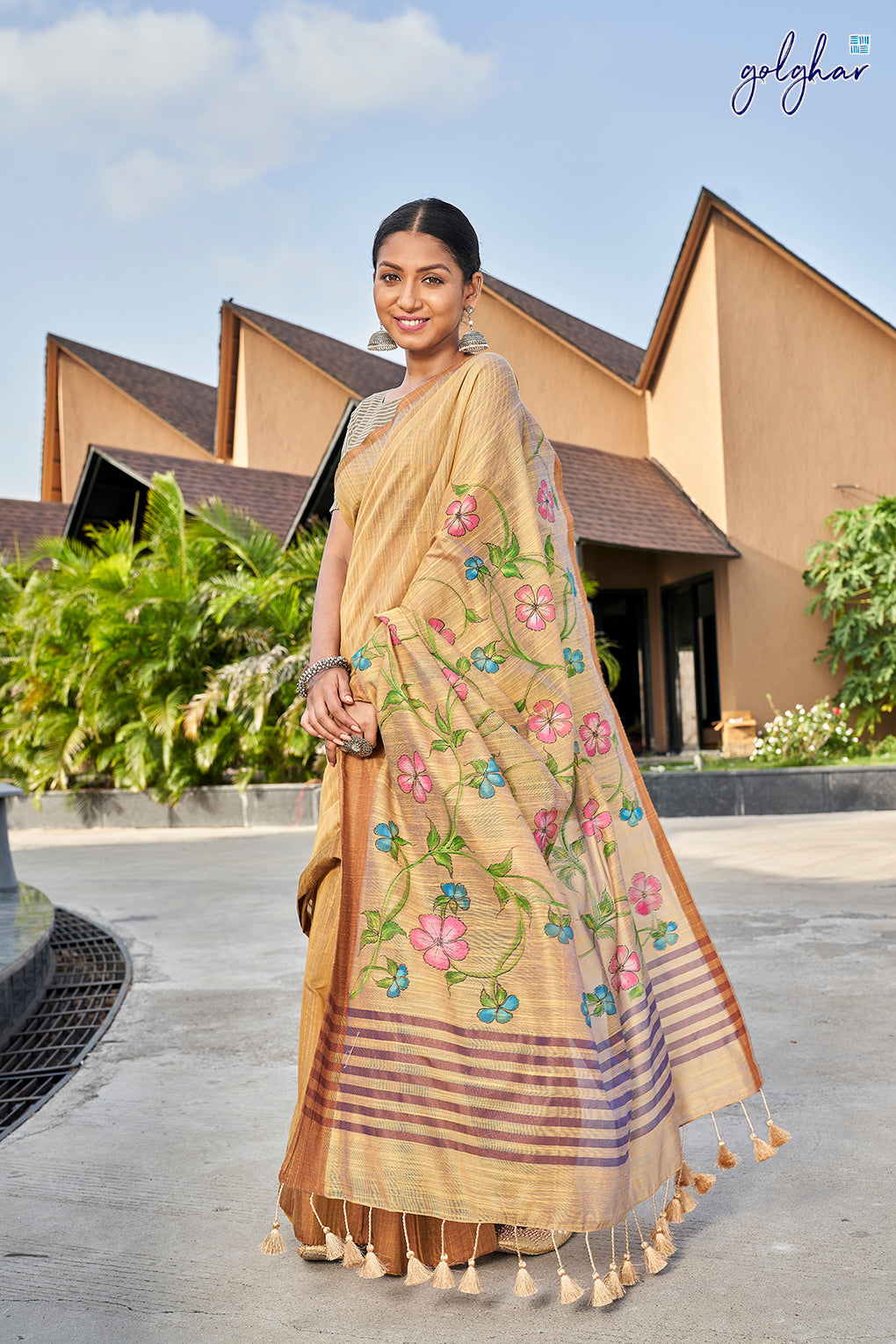 Provocative Wood (Saree)