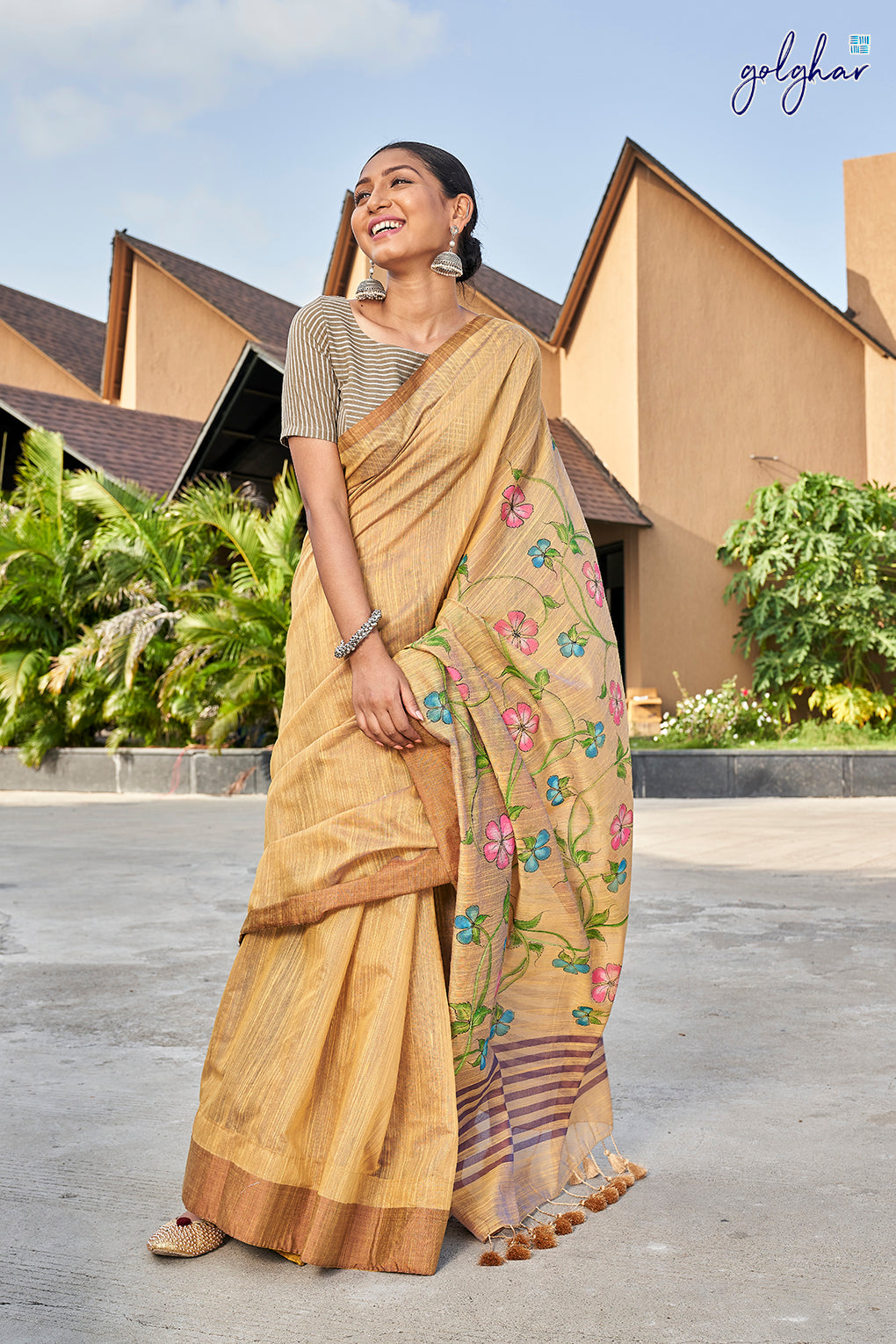 Provocative Wood (Saree)