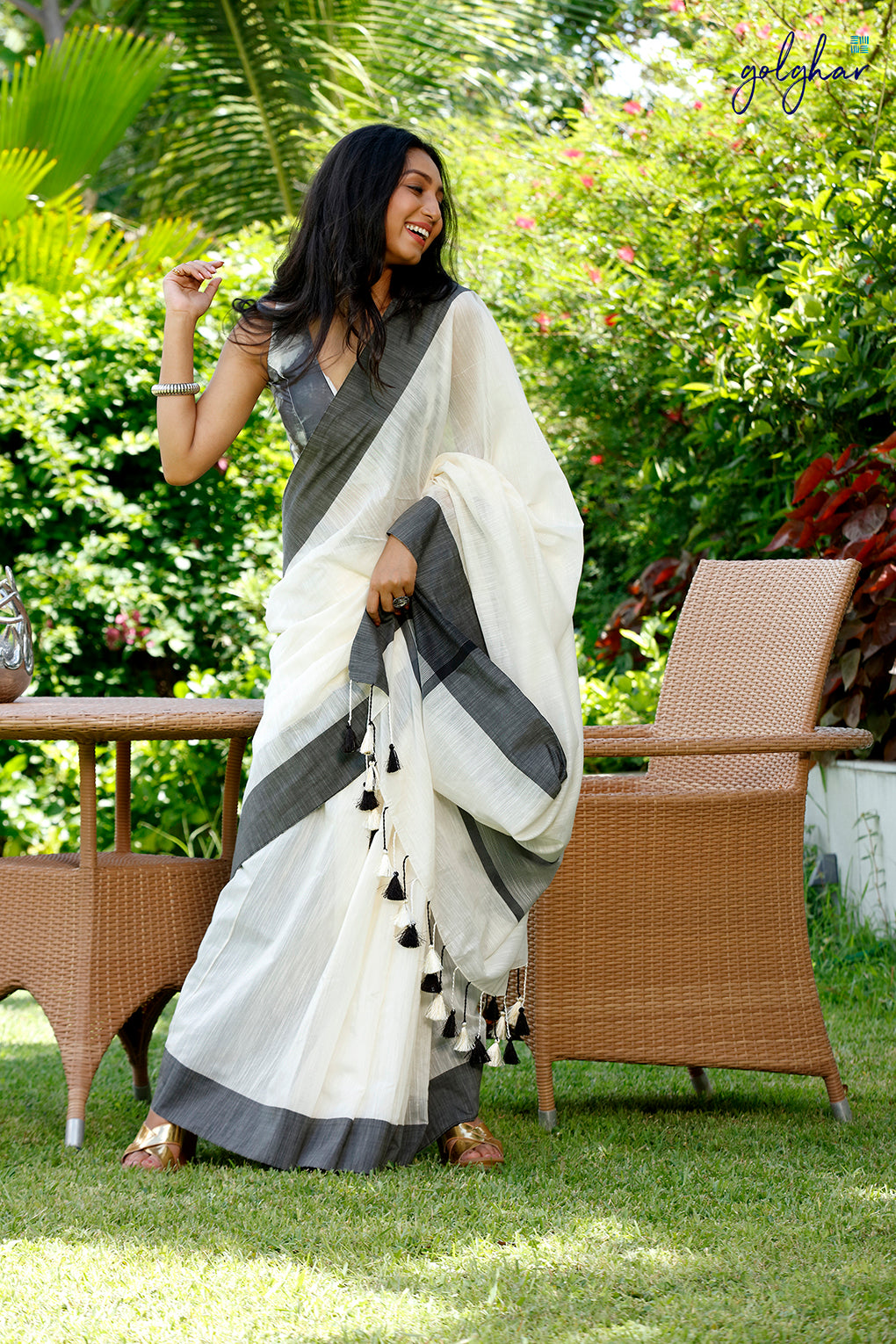 Ebony Euphony (Saree)