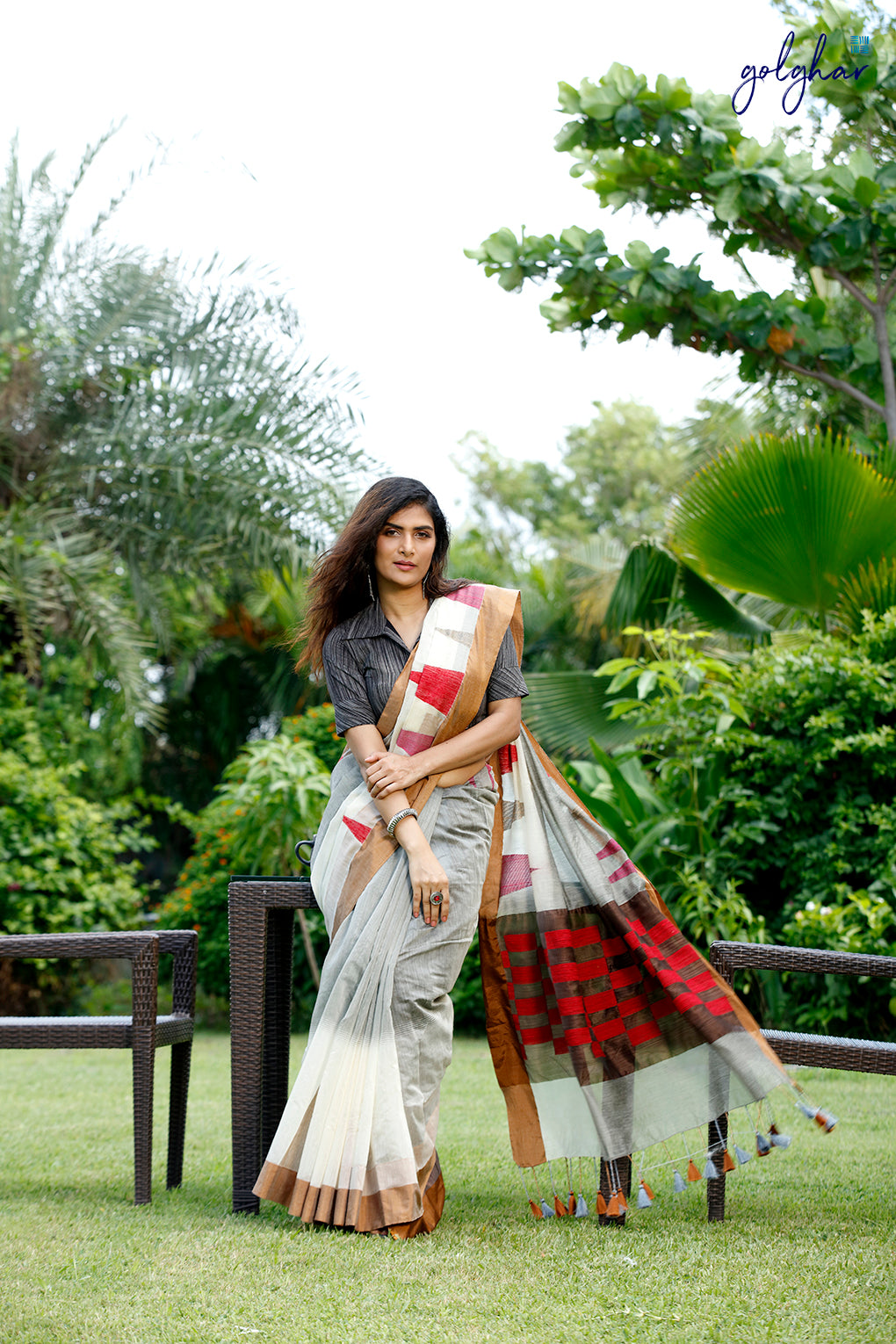 Evocative Buzz (Saree)